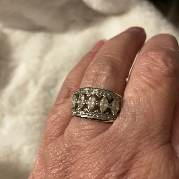 Vintage Ring - Picture 9 of 9